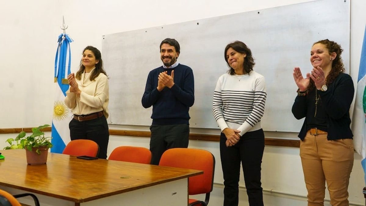 Saloniti en la apertura de clases de la Tecnicatura Superior en Enfermer&iacute;a (San Mart&iacute;n de los Andes)