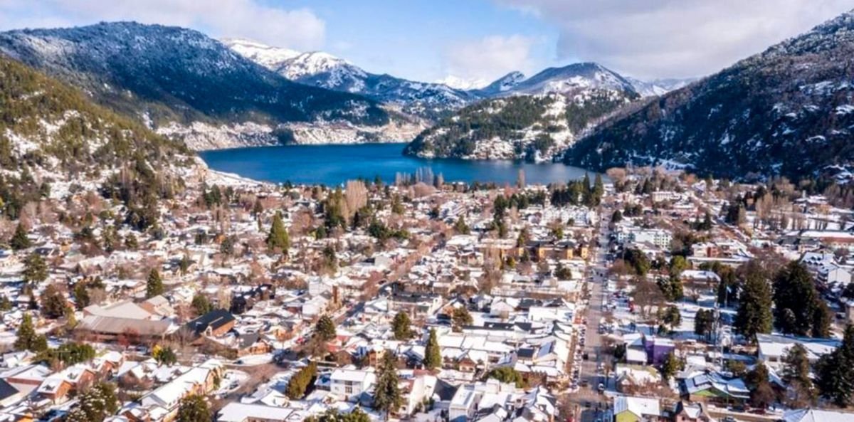 Contin&uacute;an las nevadas en la regi&oacute;n (imagen de San Mart&iacute;n de los Andes)