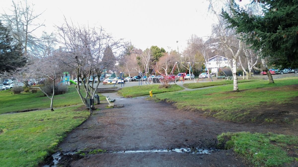 Plan de mejoramiento de la plaza Belgrano con fondos de la Ecotasa