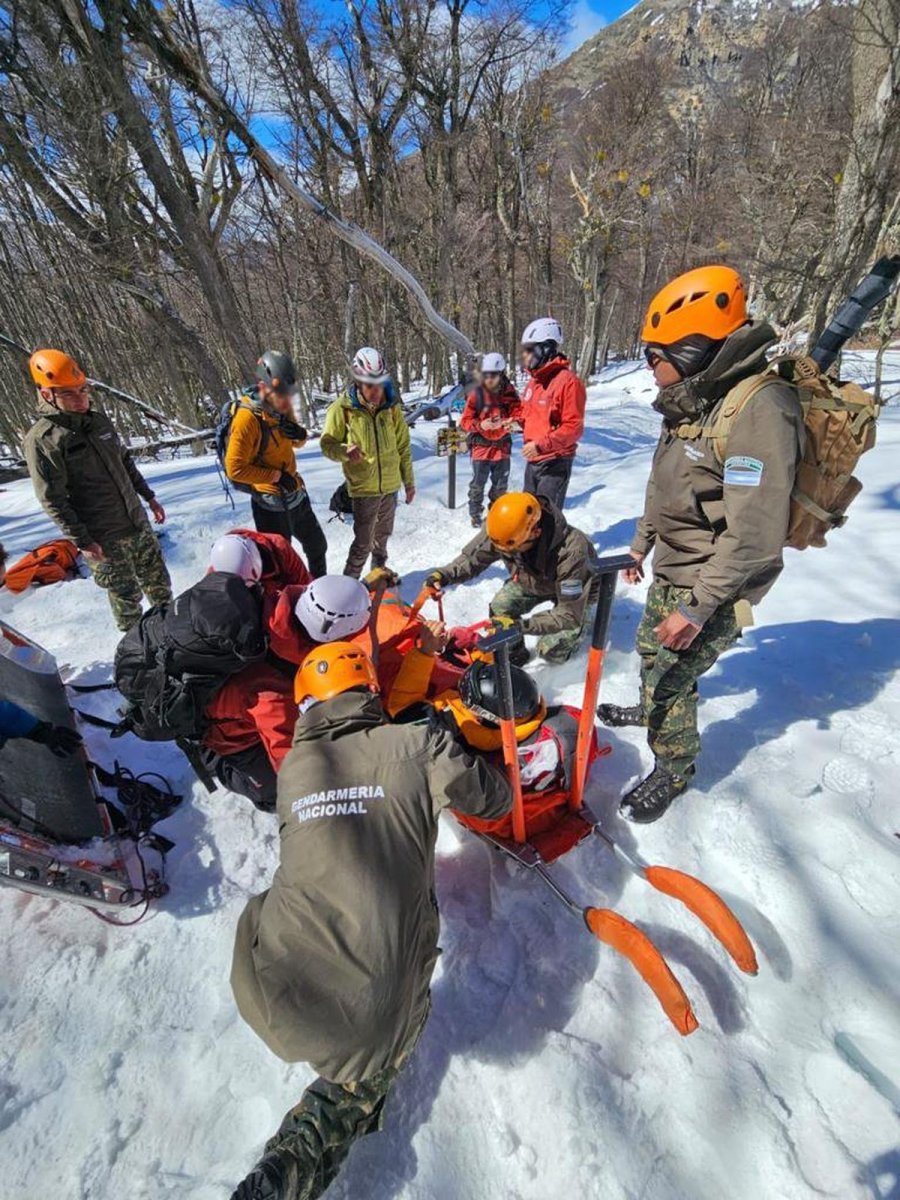 Gendarmer&iacute;a rescat&oacute; a un ciudadano que se fractur&oacute; haciendo Ski en Laguna Schmoll, Bariloche.