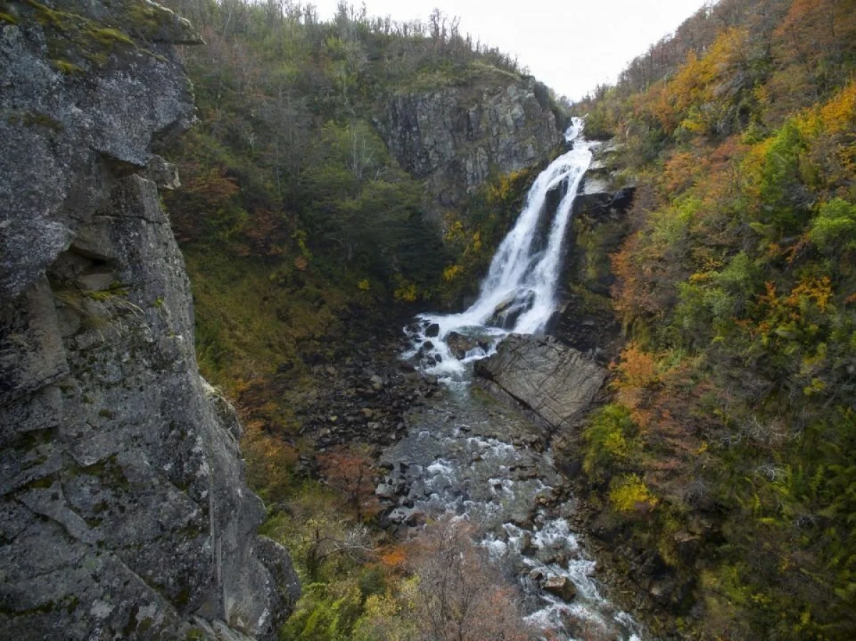 Ruta Siete Lagos: la parada con su espectacular cascada | Diario 7 lagos