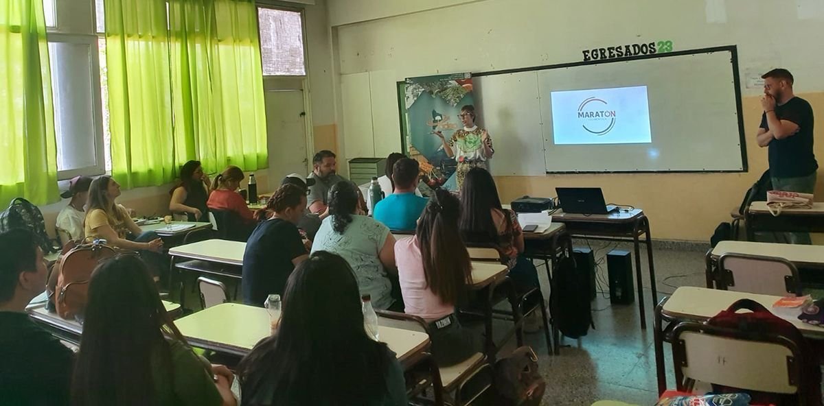 Marat&oacute;n colaborativa en colegios secundarios de Neuqu&eacute;n.