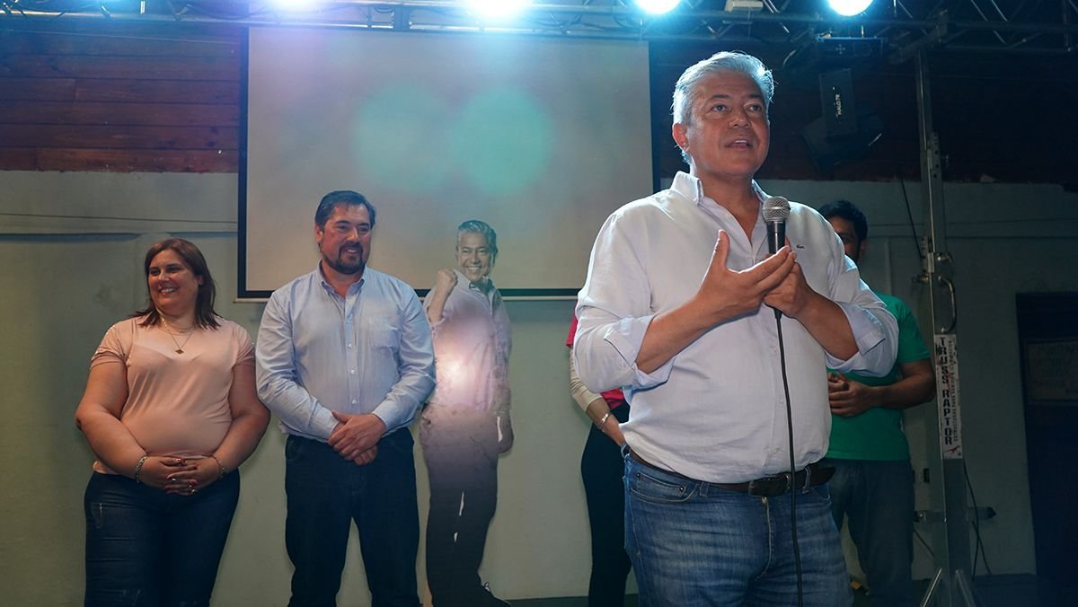 Rolando Figueroa celebra el triunfo de Javier Murer en Villa La Angostura