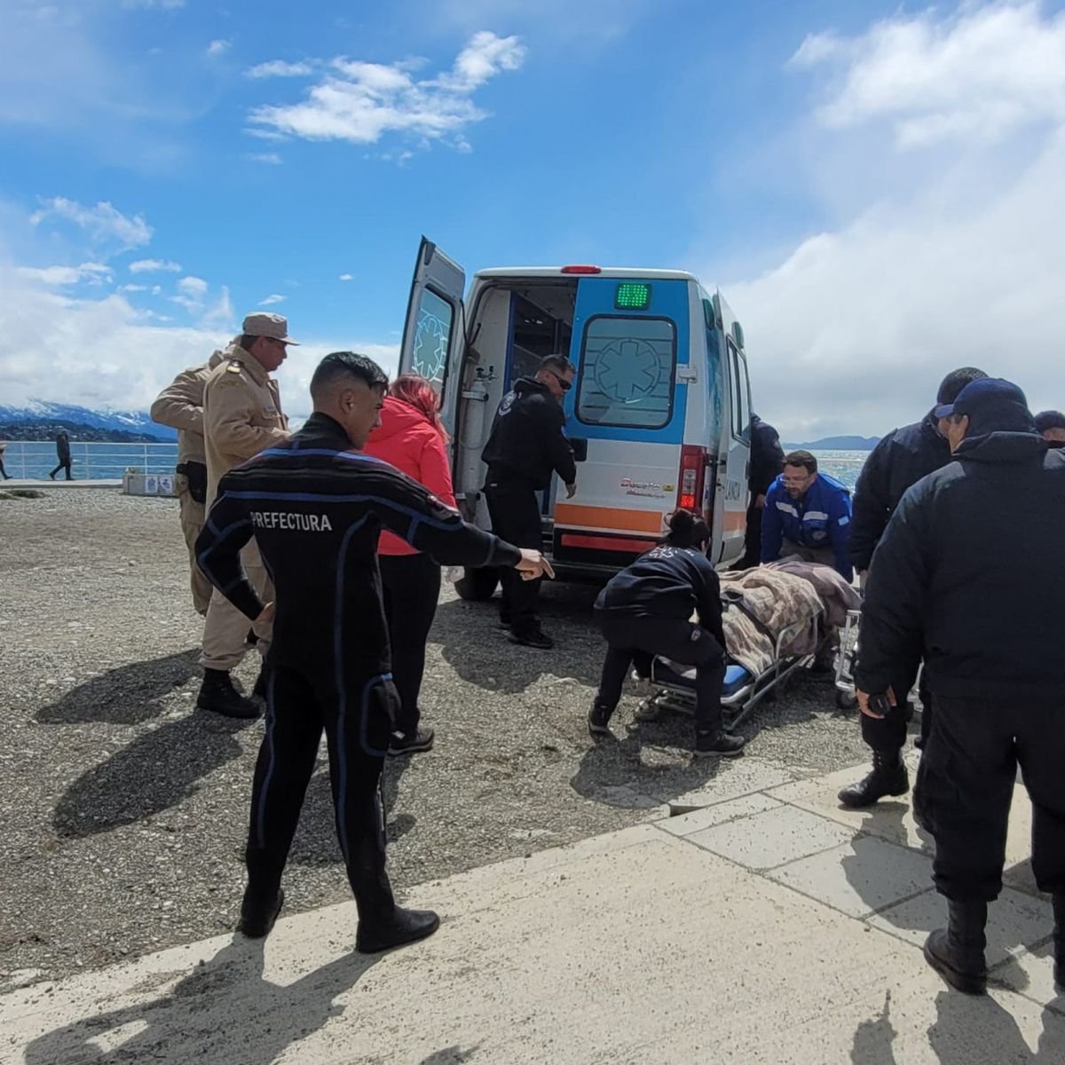 Bariloche: Prefectura salv&oacute; la vida de una mujer.