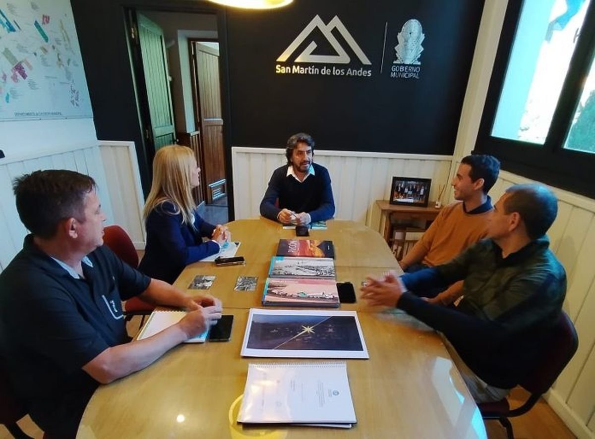 Reuni&oacute;n en San Mart&iacute;n de los Andes