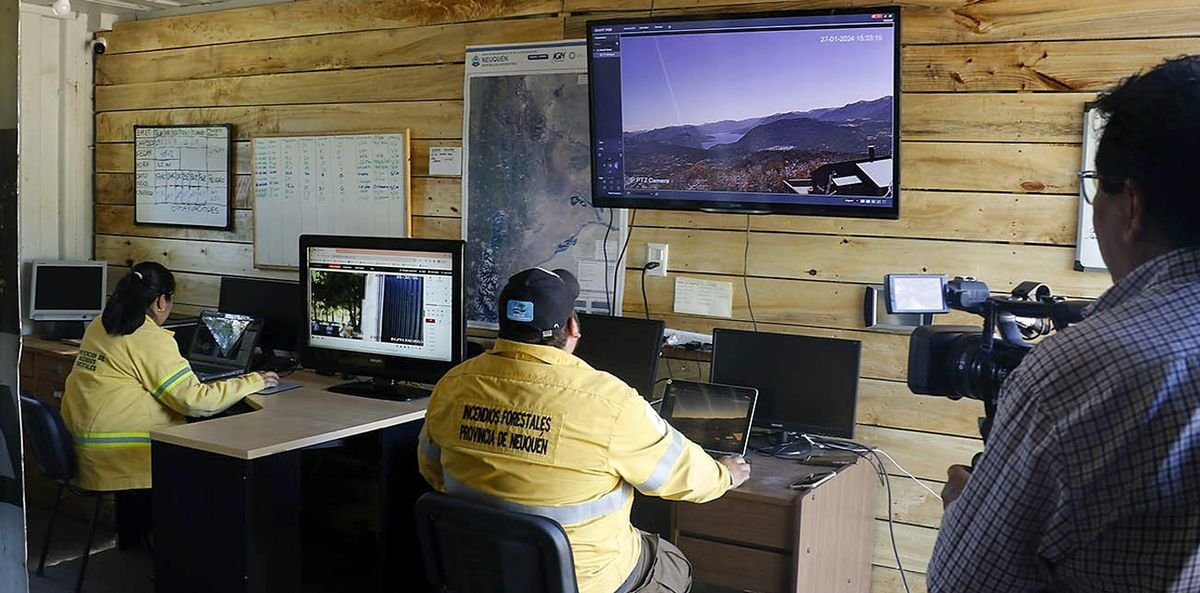 Equipos t&eacute;cnicos de Neuqu&eacute;n trabajan en la prevenci&oacute;n de incendios