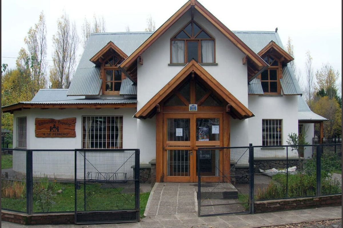 Biblioteca Popular 4 de Febrero, San Mart&iacute;n de los Andes.