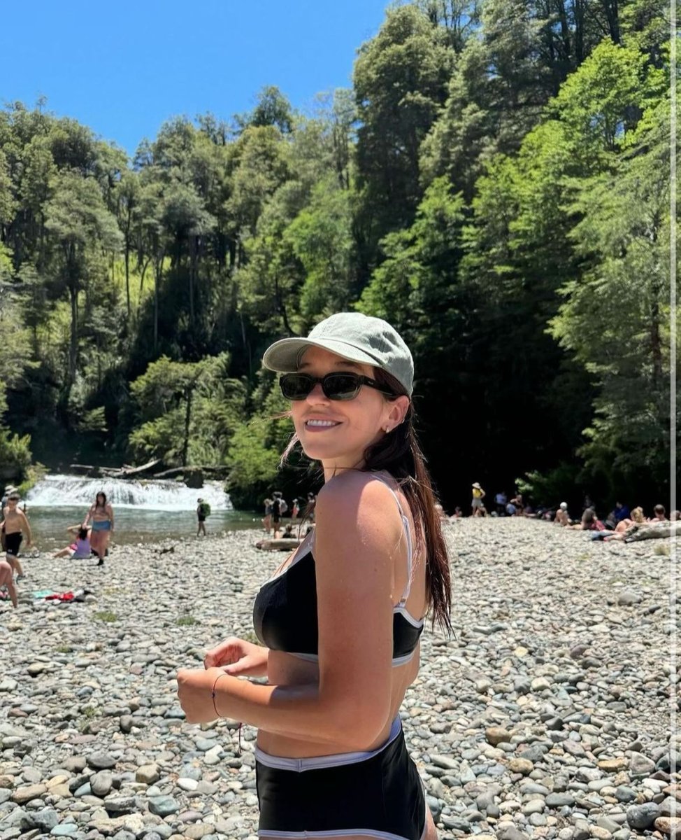 Leticia Siciliano de paseo por Villa La Angostura
