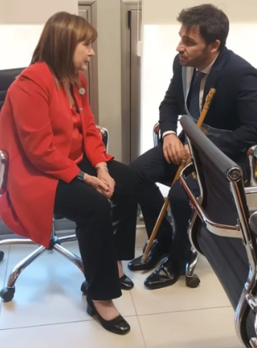 Patricia Bullrich meses atr&aacute;s junto a Ignacio Torres, quien es respaldado por los gobernadores de la regi&oacute;n patag&oacute;nica tras el conflicto con el gobierno nacional.