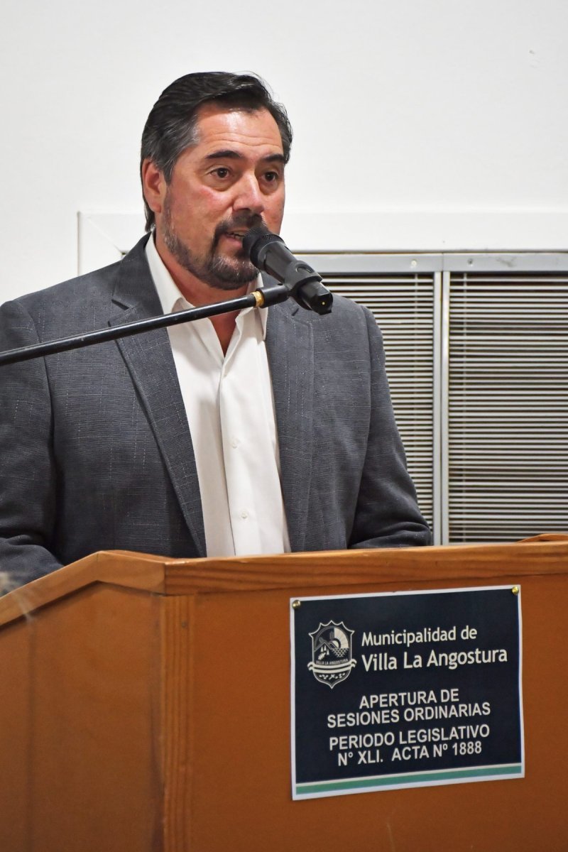 Javier Murer, intendente de Villa La Angostura, dio por inaugurado un nuevo per&iacute;odo de sesiones ordinarias