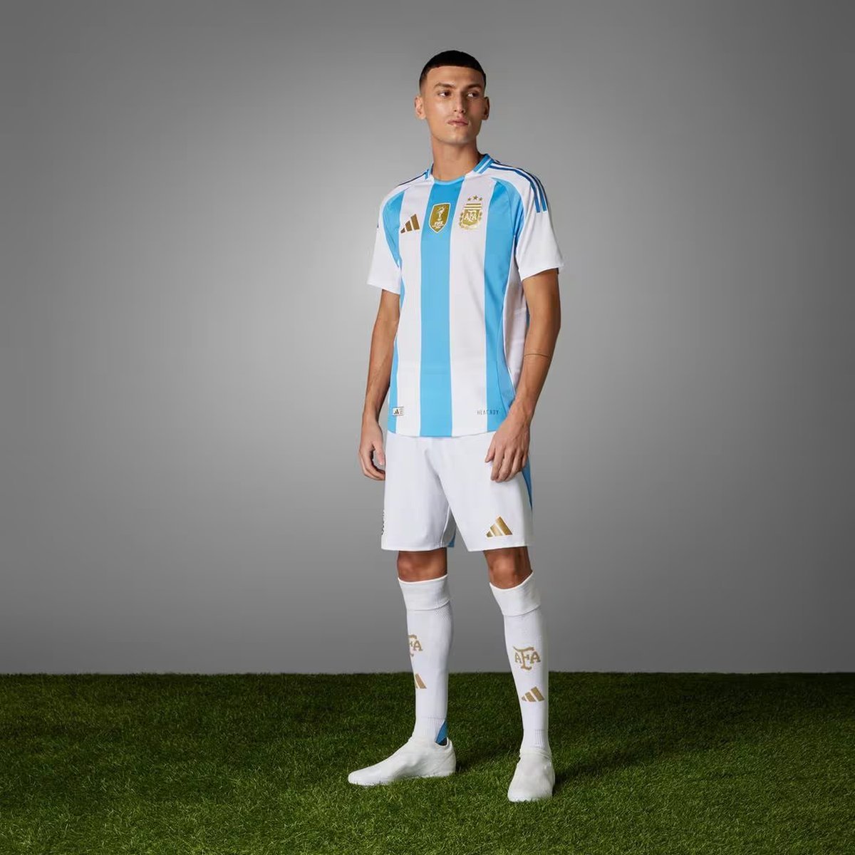 Nueva indumentaria de la Selecci&oacute;n Argentina. Foto: Footy.