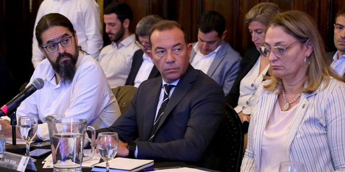 Mart&iacute;n Regueiro, ministro de Salud de Neuqu&eacute;n, particip&oacute; de la 1&deg; reuni&oacute;n del a&ntilde;o del Consejo Federal de Salud.