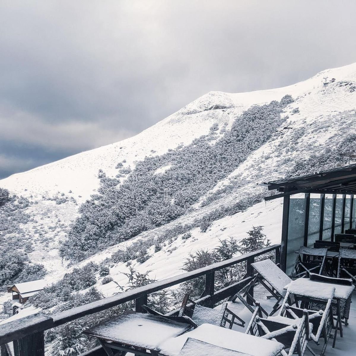 Lleg&oacute; la nieve al Cerro Bayo (Villa La Angostura)