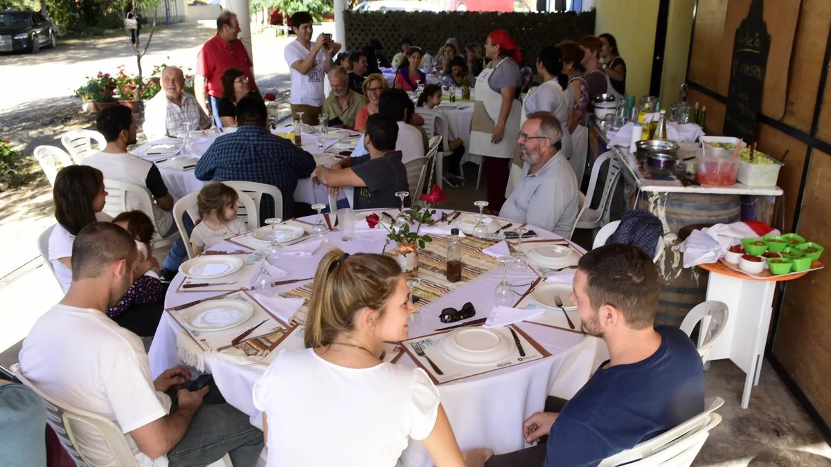Se celebra la Fiesta del Vino Patero en R&iacute;o Negro