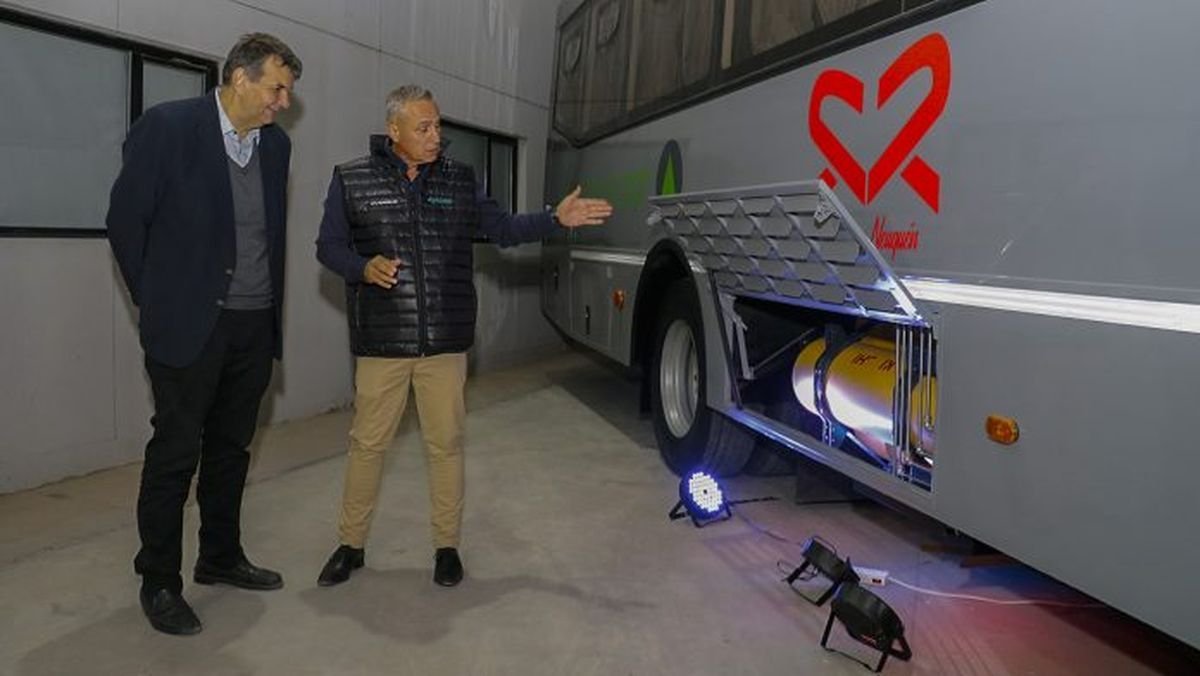 Se present&oacute; el primer transporte interurbano a GNC en Neuqu&eacute;n