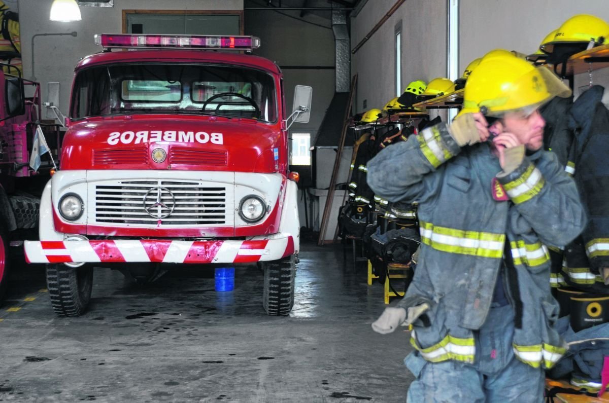 Los Bomberos Voluntarios de Bariloche celebran hoy un nuevo aniversario.