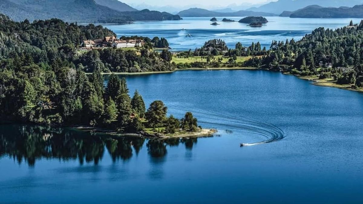 Milei estar&aacute; presente en el Foro Llao Llao en Bariloche