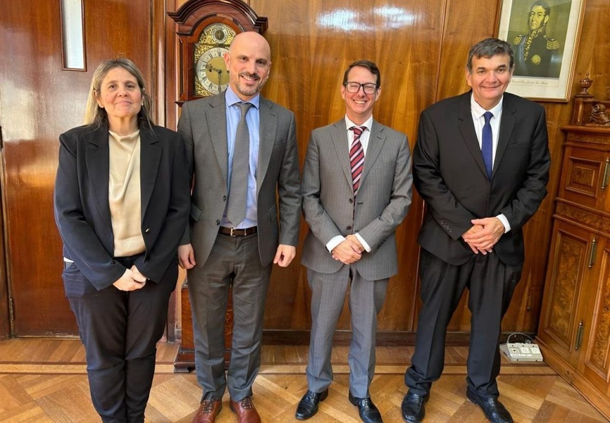 La Provincia del Neuqu&eacute;n avanza en gestiones para la reactivaci&oacute;n de obras p&uacute;blicas