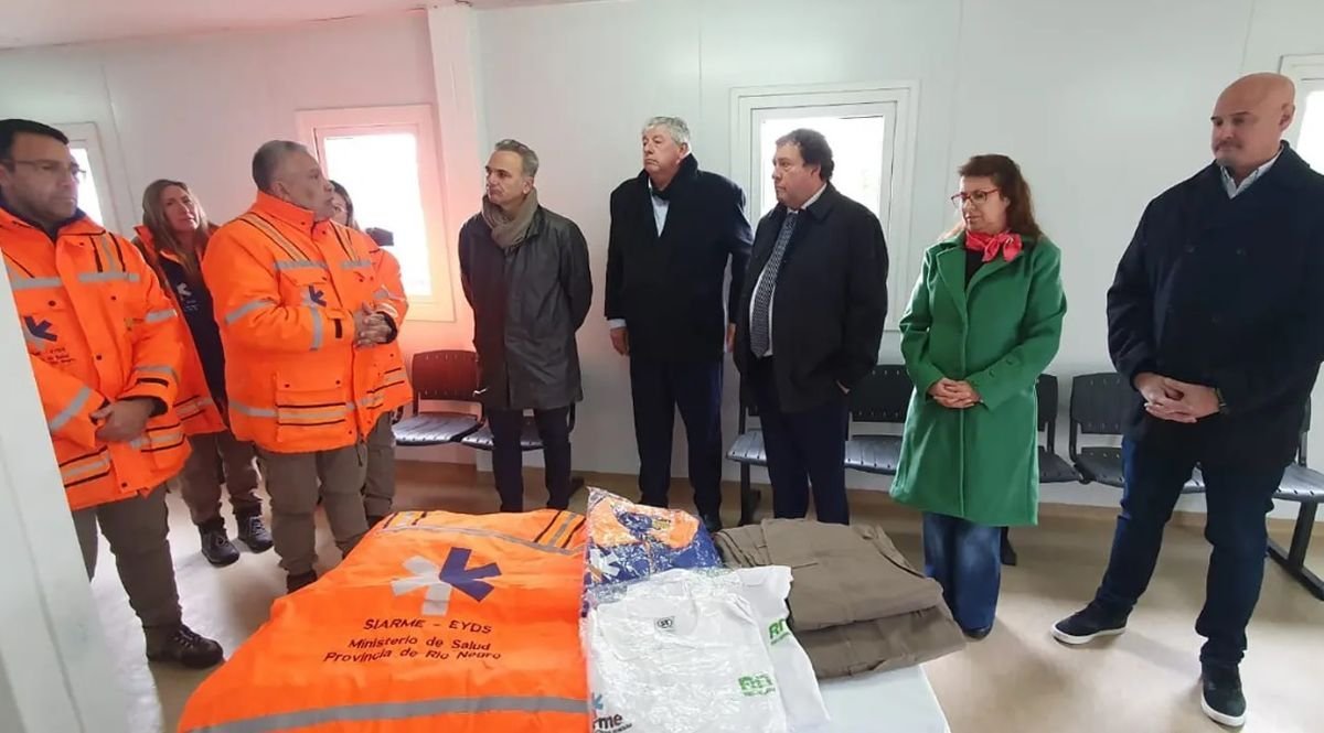 Autoridades presentes en la llegada del SIARME a Bariloche.