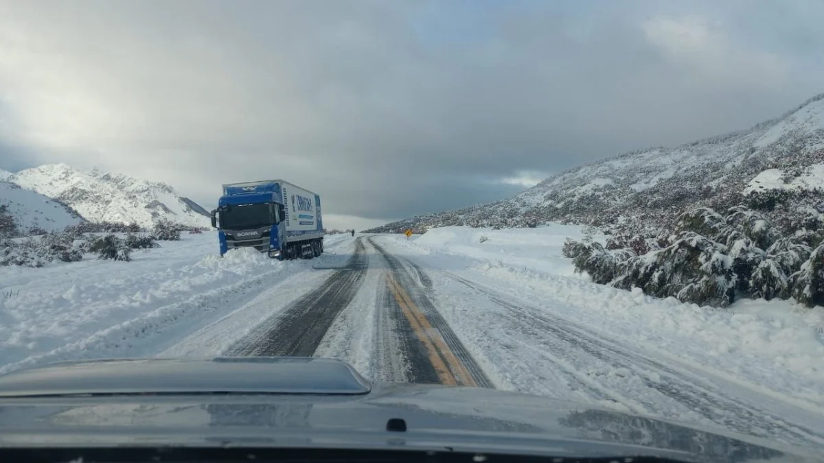 Tránsito habilitado en la Ruta 40 con extrema precaución y uso de ...