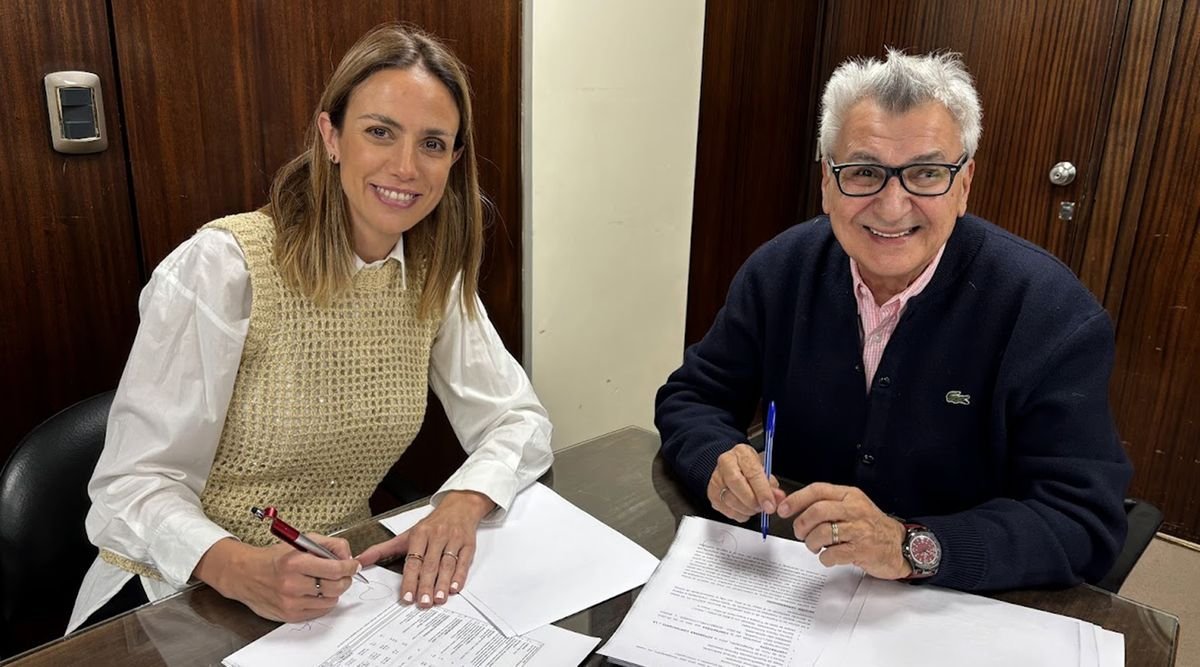 El gobierno de Neuqu&eacute;n y la empresa contratista firmaron el acuerdo para concluir la obra del centro de convenciones "El cisne".