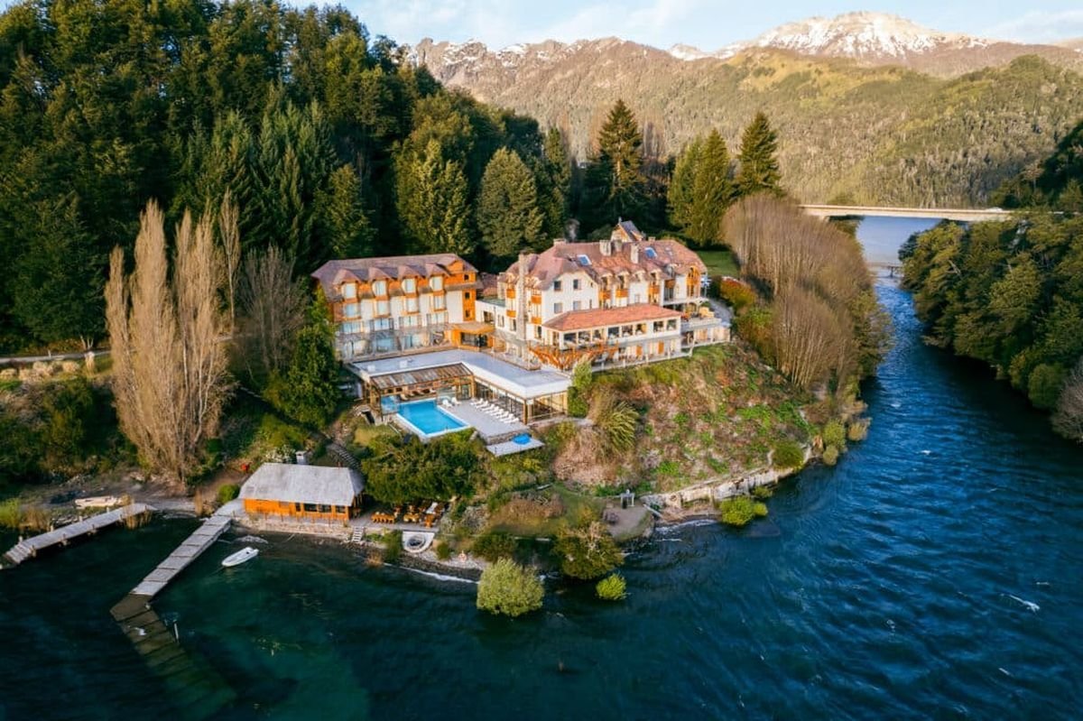 Hotel Correntoso