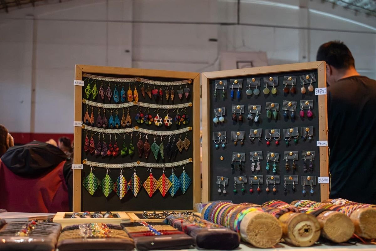 Jun&iacute;n de los Andes: m&aacute;s de 50 emprendedores estuvieron presentes en una feria local