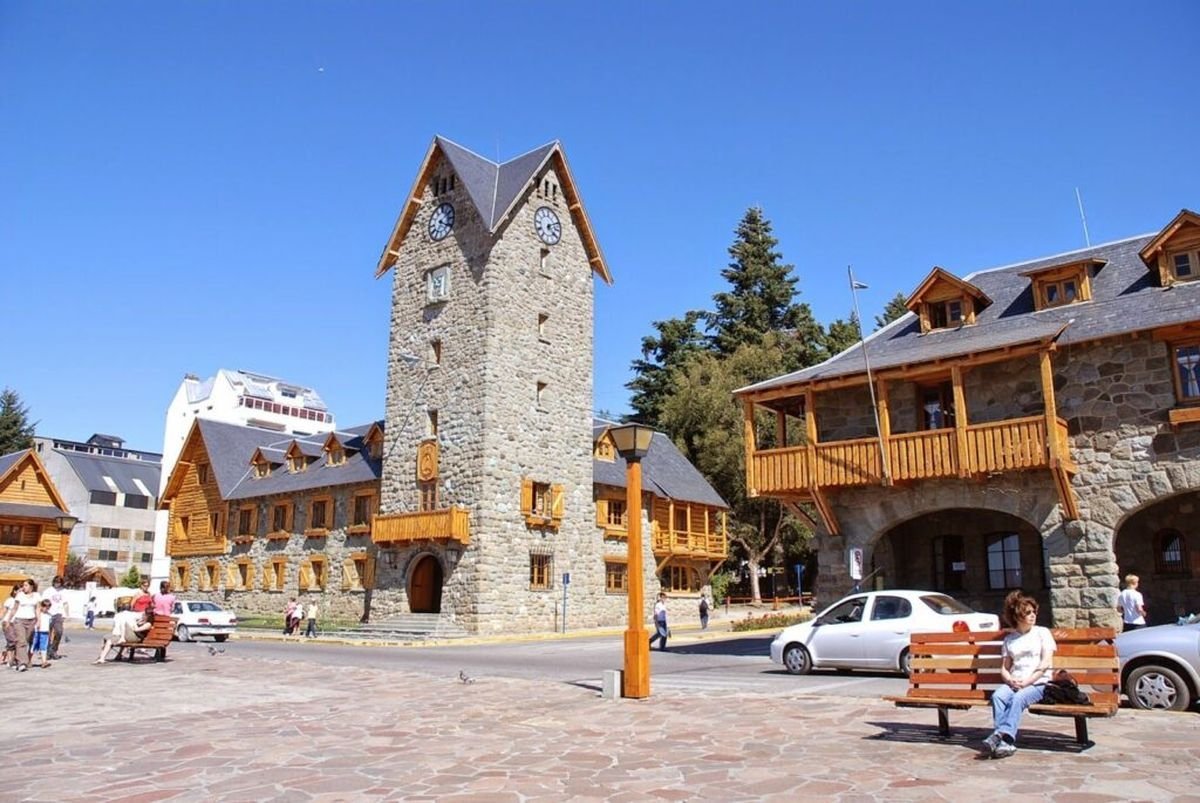 Bariloche: visitas guiadas a la torre del reloj del Centro C&iacute;vico