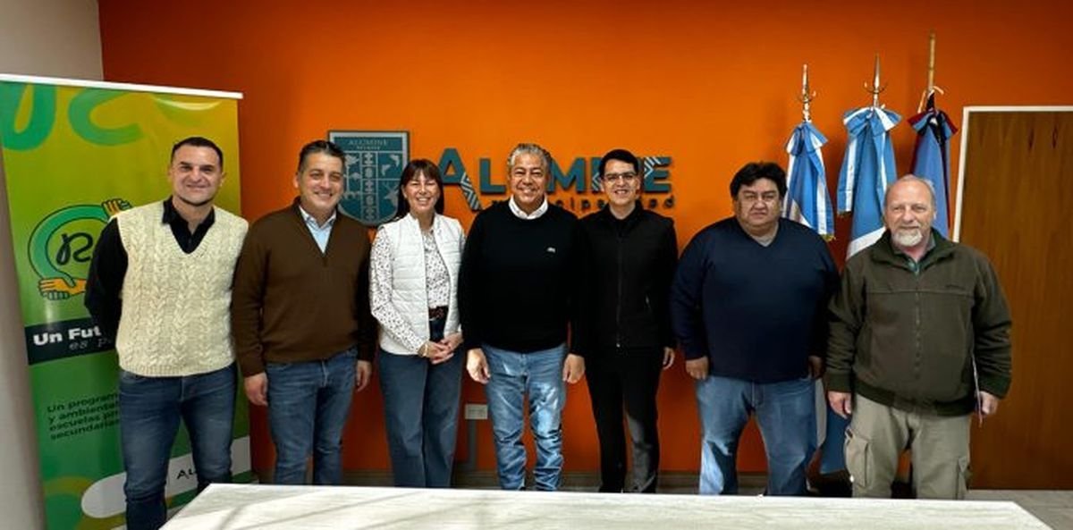 La Provincia del Neuqu&eacute;n y Pulmar&iacute; sellaron un hist&oacute;rico acuerdo forestal