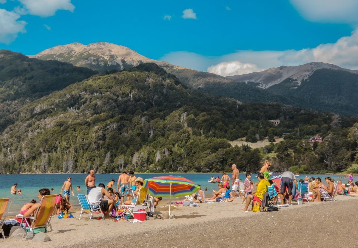 Villa La Angostura: los imperdibles R&iacute;o y Lago Correntoso