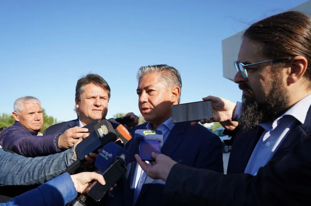 Figueroa viaja a Madrid a firmar un cr&eacute;dito por 100 millones de d&oacute;lares