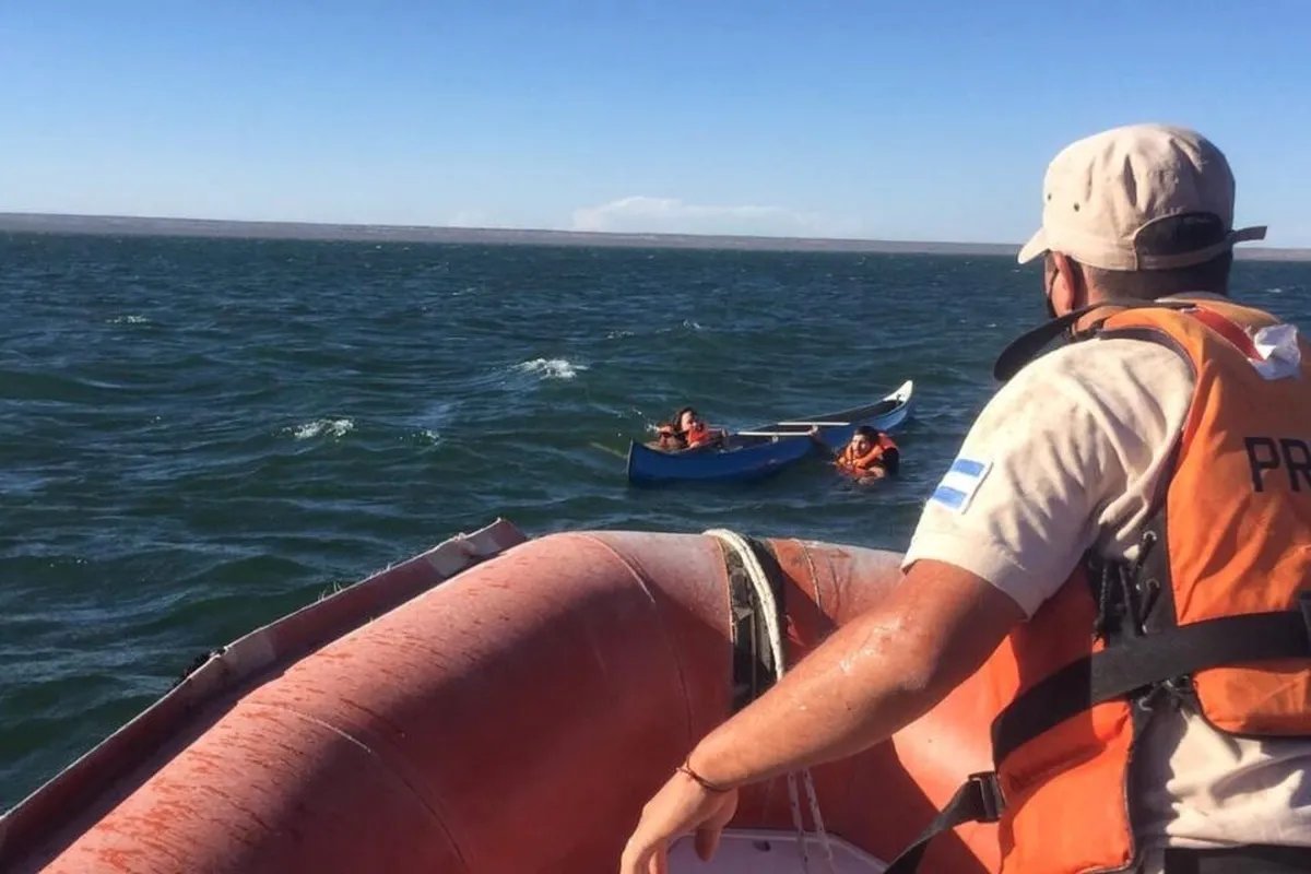 Prefectura Villa La Angostura recuerda las medidas de seguridad para navegar en los lagos