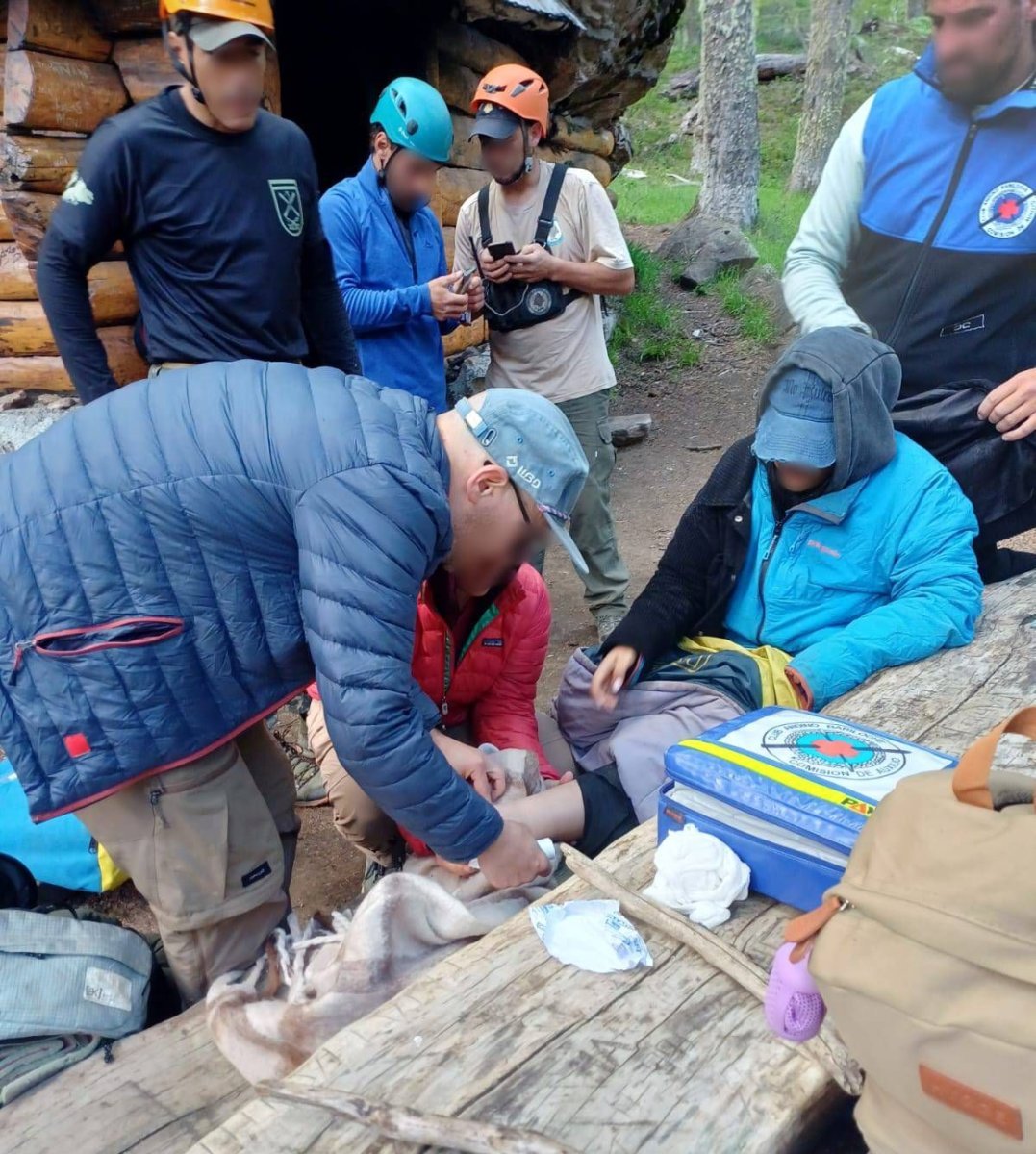Bariloche: rescatan a una mujer lesionada cuando practicaba trekking hacia el Refugio Frey