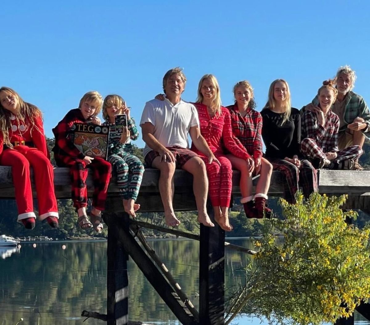 Carola del bianco junto a su familia, en Villa La Angostura