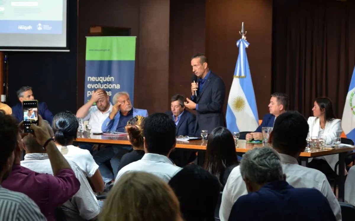 Neuqu&eacute;n: acuerdos salariales y pol&iacute;ticas sociales, como ejes del Ministerio de Gobierno
