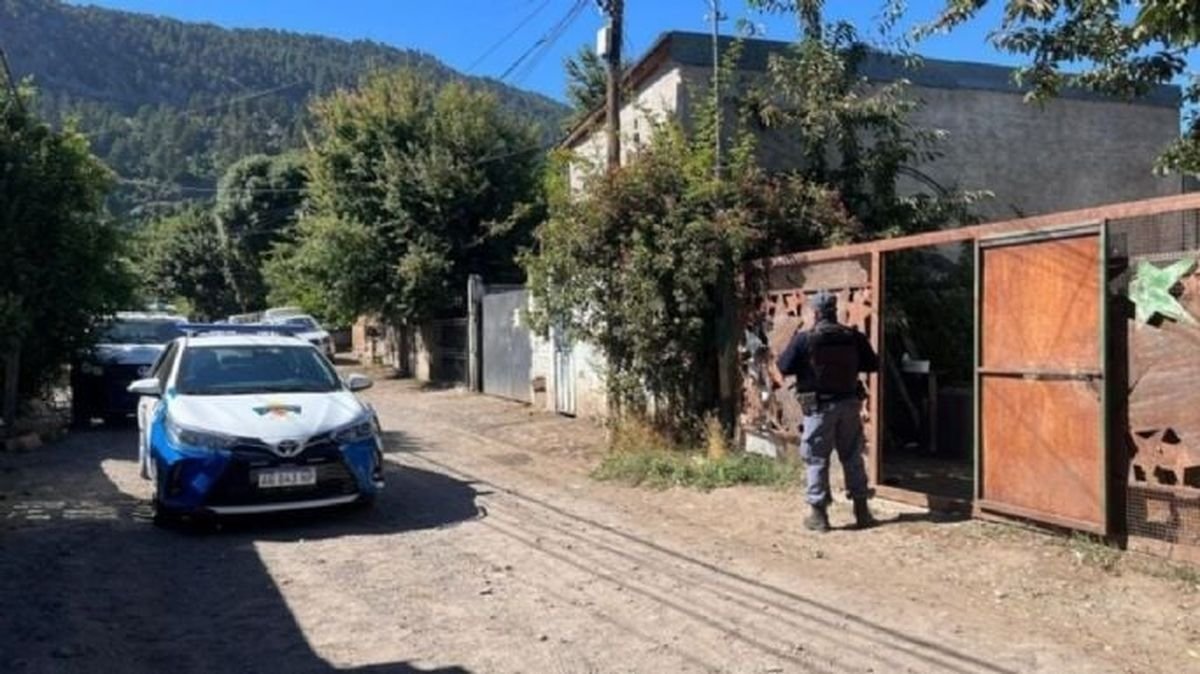San Mart&iacute;n de los Andes: la atac&oacute; su expareja en plena madrugada y la salvaron los vecinos &nbsp; &nbsp;