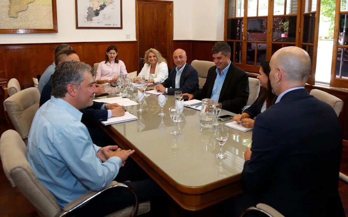Neuqu&eacute;n: educaci&oacute;n, salud y rutas marcan la agenda del trabajo por regiones