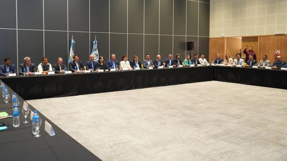 Figueroa: "Contamos con cada uno de los intendentes para trabajar en equipo"