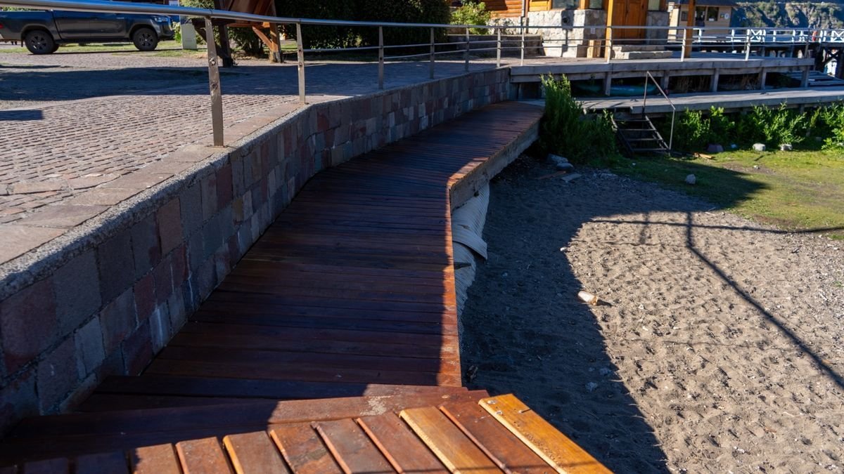 San Mart&iacute;n de los Andes: finaliz&oacute; una de las dos etapas de la obra del deck de Costanera del lago Lacar
