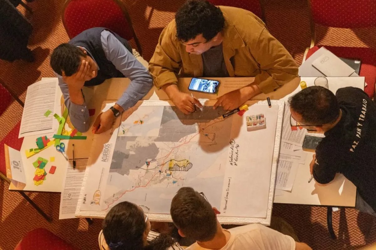 Villa La Angostura: cientos de vecinos participaron del taller para la planificaci&oacute;n