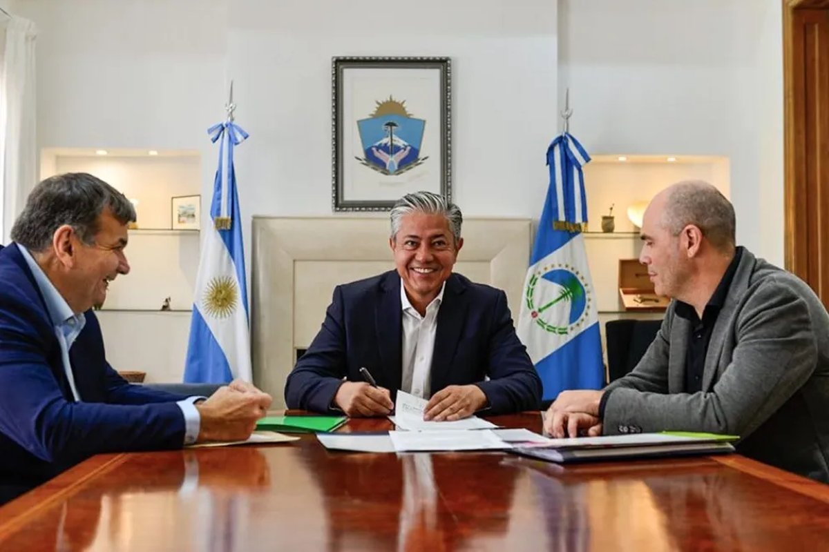 Neuqu&eacute;n: m&aacute;s cuadras de asfalto y cloacas para Centenario