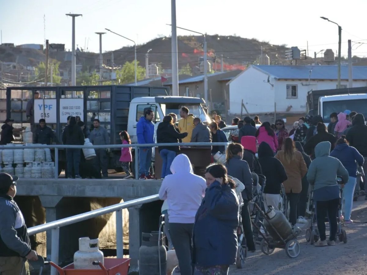 Neuqu&eacute;n: fuerte inversi&oacute;n para acompa&ntilde;ar a las familias con garrafa social y le&ntilde;a