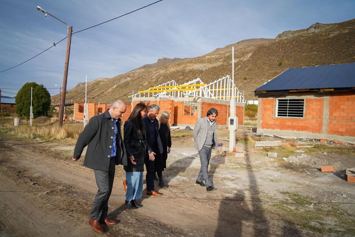 Figueroa y Saloniti recorrieron el predio donde se construye el CPEM 96