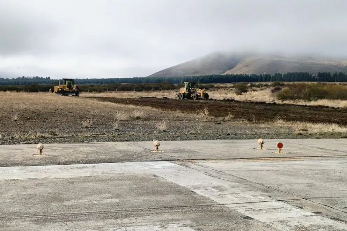Realizan trabajos de mantenimiento en el Aeropuerto Chapelco