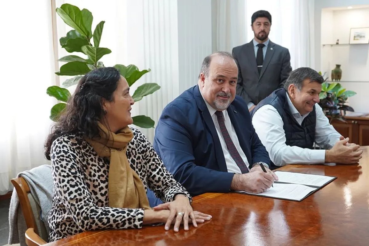 BPN aporta millones y respalda el Programa Provincial de Becas