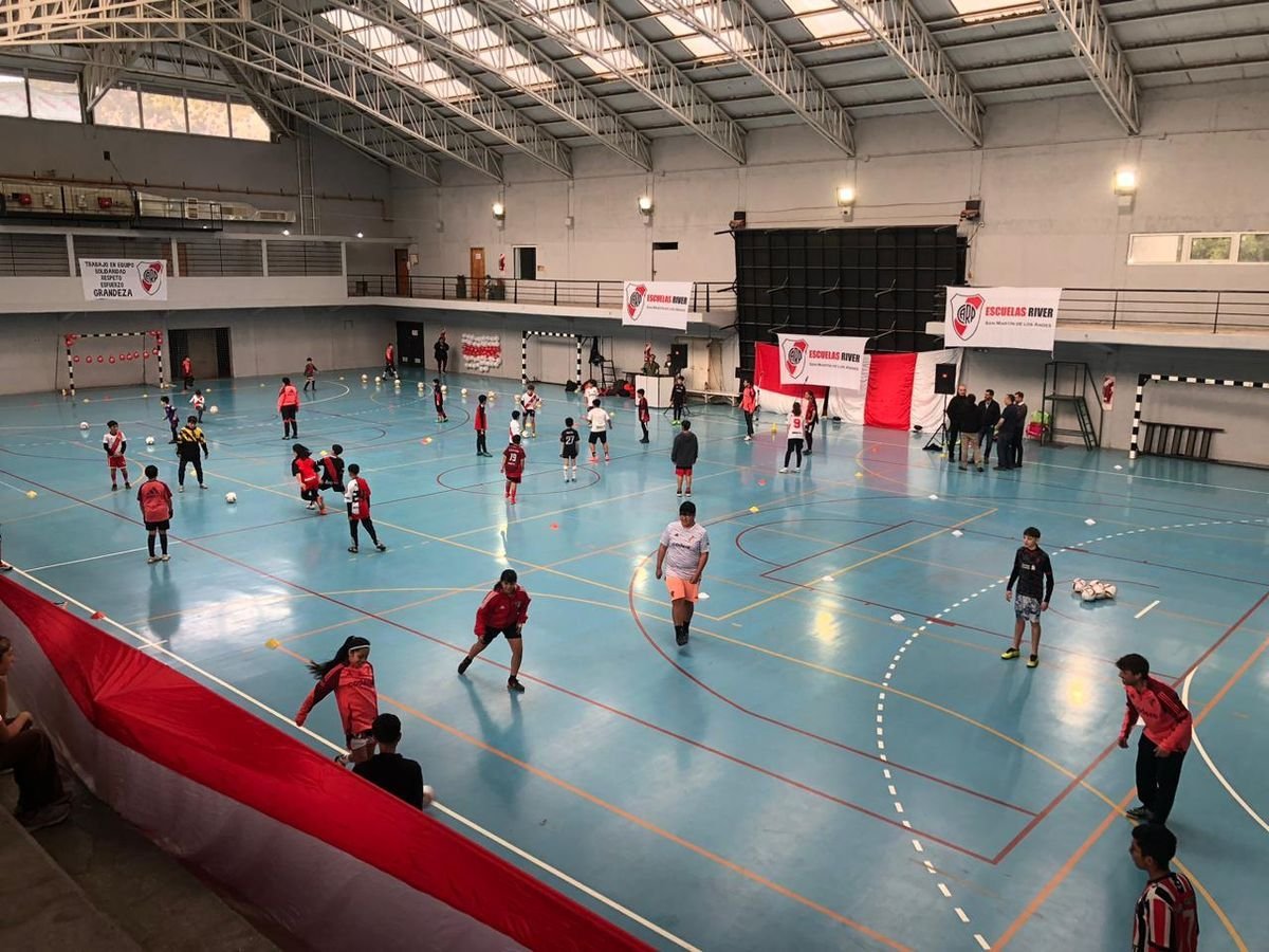 River Plate inaugur&oacute; su filial San Mart&iacute;n de los Andes de la Escuela de F&uacute;tbol