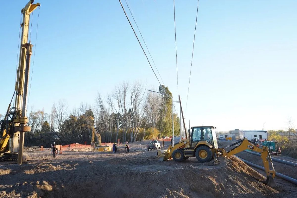 Neuqu&eacute;n capital: comenz&oacute; la construcci&oacute;n del puente en calle Anaya