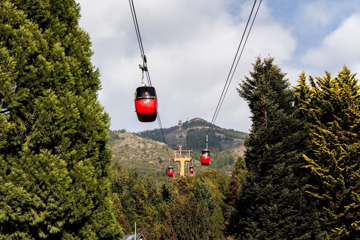 Lleg&oacute; la nieve a Bariloche, y se prepara para las vacaciones de invierno