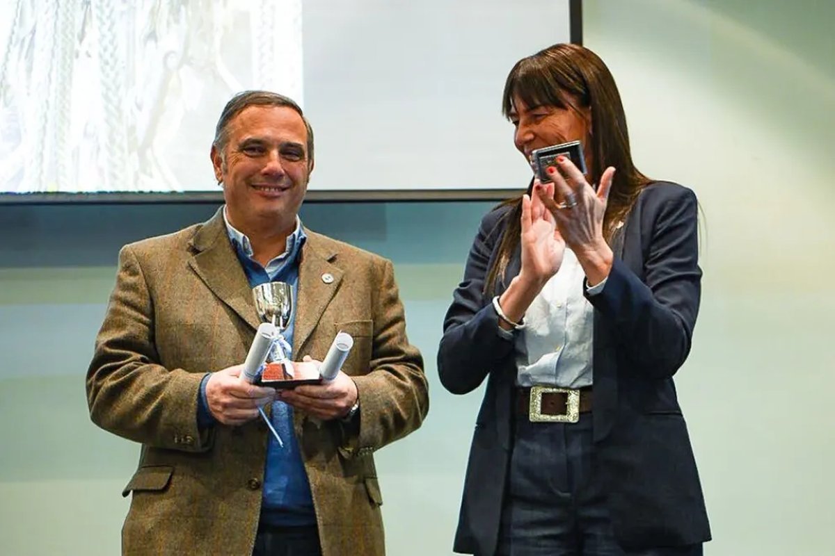 Artesan&iacute;as Neuquinas fue premiada en la Expo Rural
